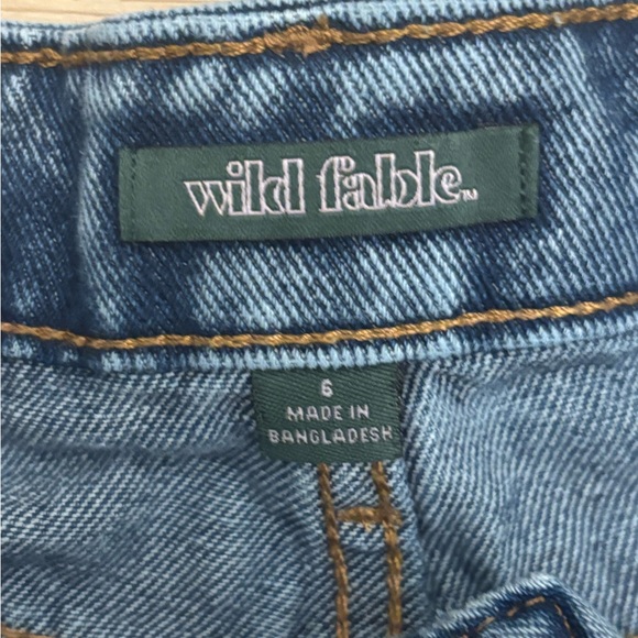 Wild Fable High Rise Distressed Denim Shorts Size 6 - Picture 5 of 7